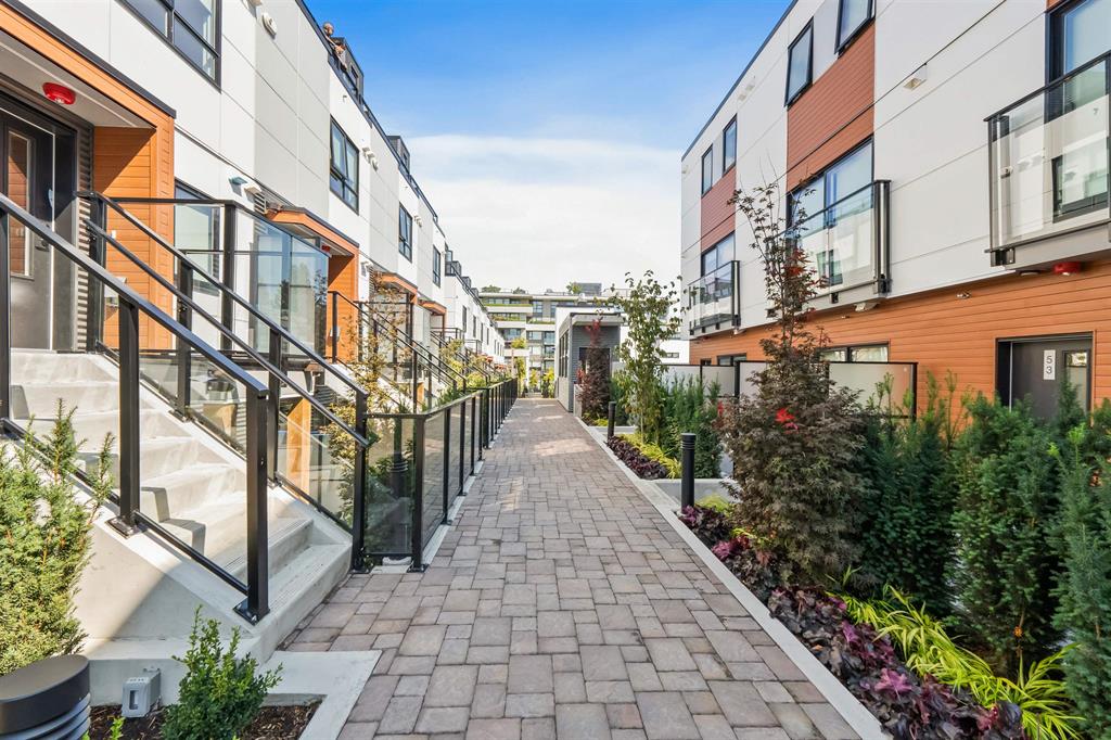 584 W. 28th Avenue